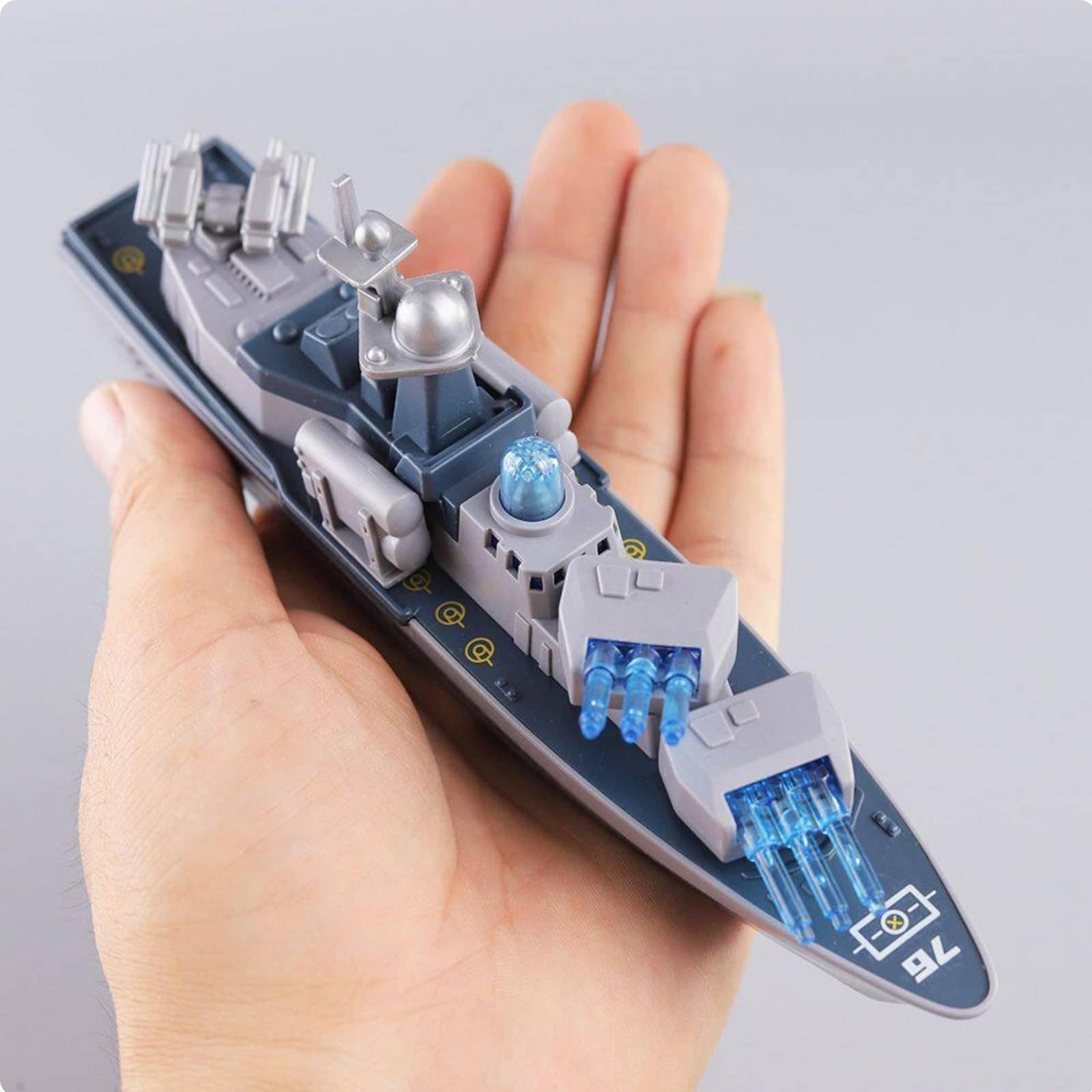 Model Kit Battleship - Модель военного корабля с подвижным вооружением,