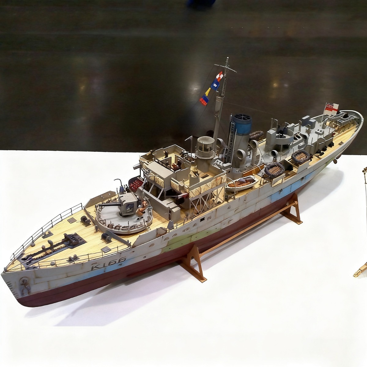 1/72 Revell Flower-class Friga – обзор и цена Model Kit Revell